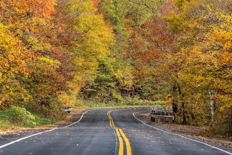 5 Of The Most Scenic LeafPeeping Road Trips In New England Heaton